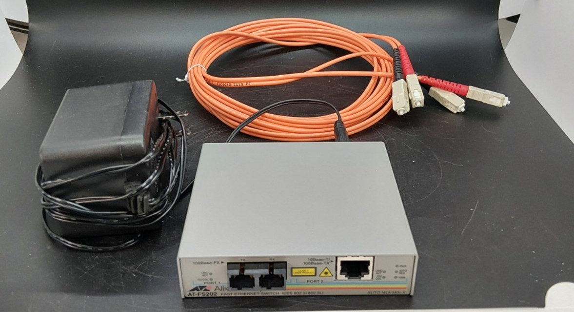 ALLIED TELESYN Fast Ethernet Switch  AT-FS202 w/A/C Adapter