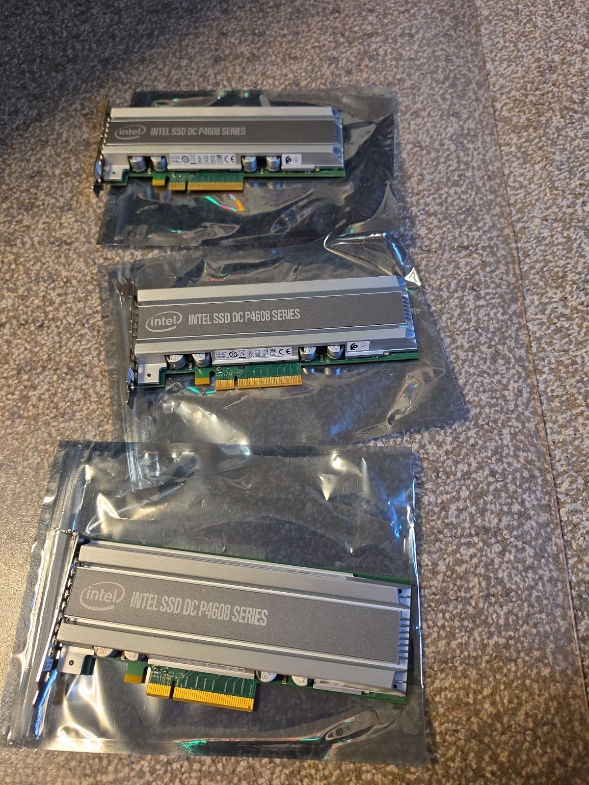 Intel P4608 6.4TB Solid State Drive (SSDPECKE064T701)