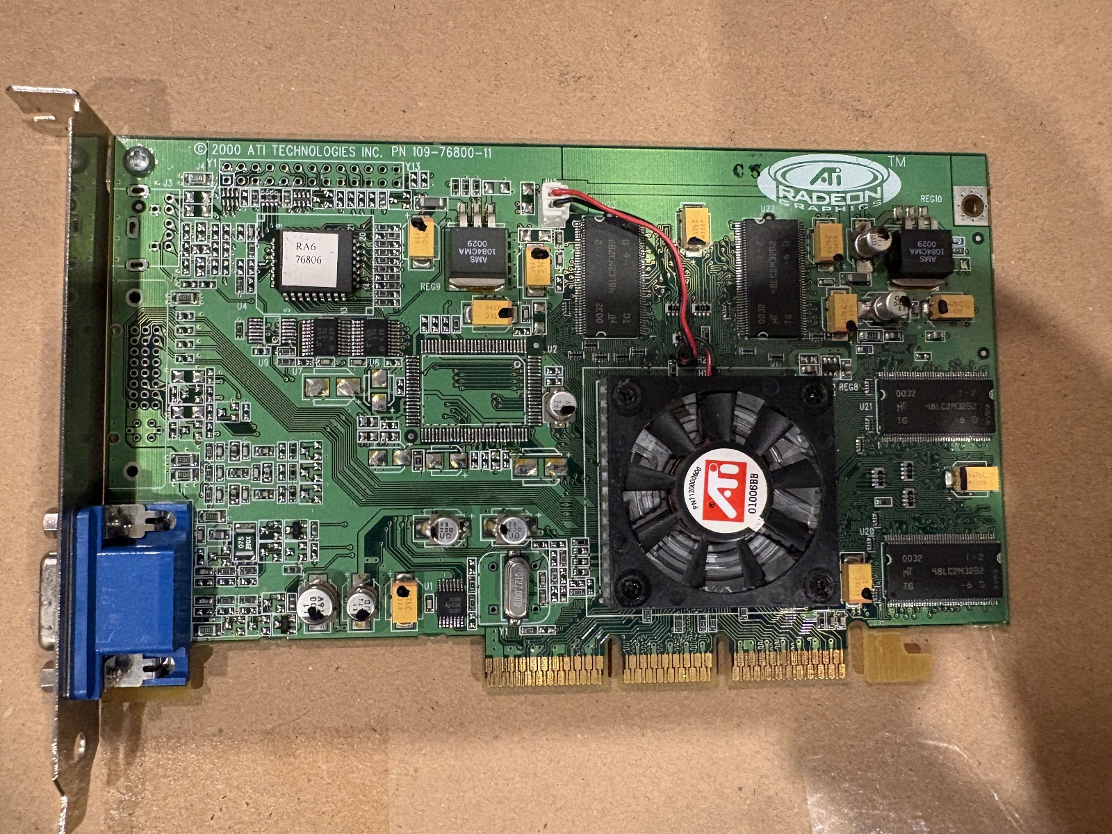 ATI Radeon 7200 AGP with 32MB SDRAM