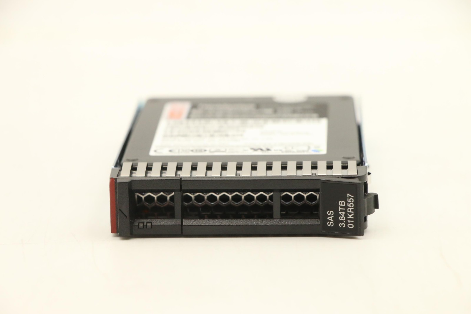 LENOVO 01KR557 4XB7A13645 - ThinkSystem 2.5" PM1643 3.84TB SAS 12Gb  SSD w/Tray