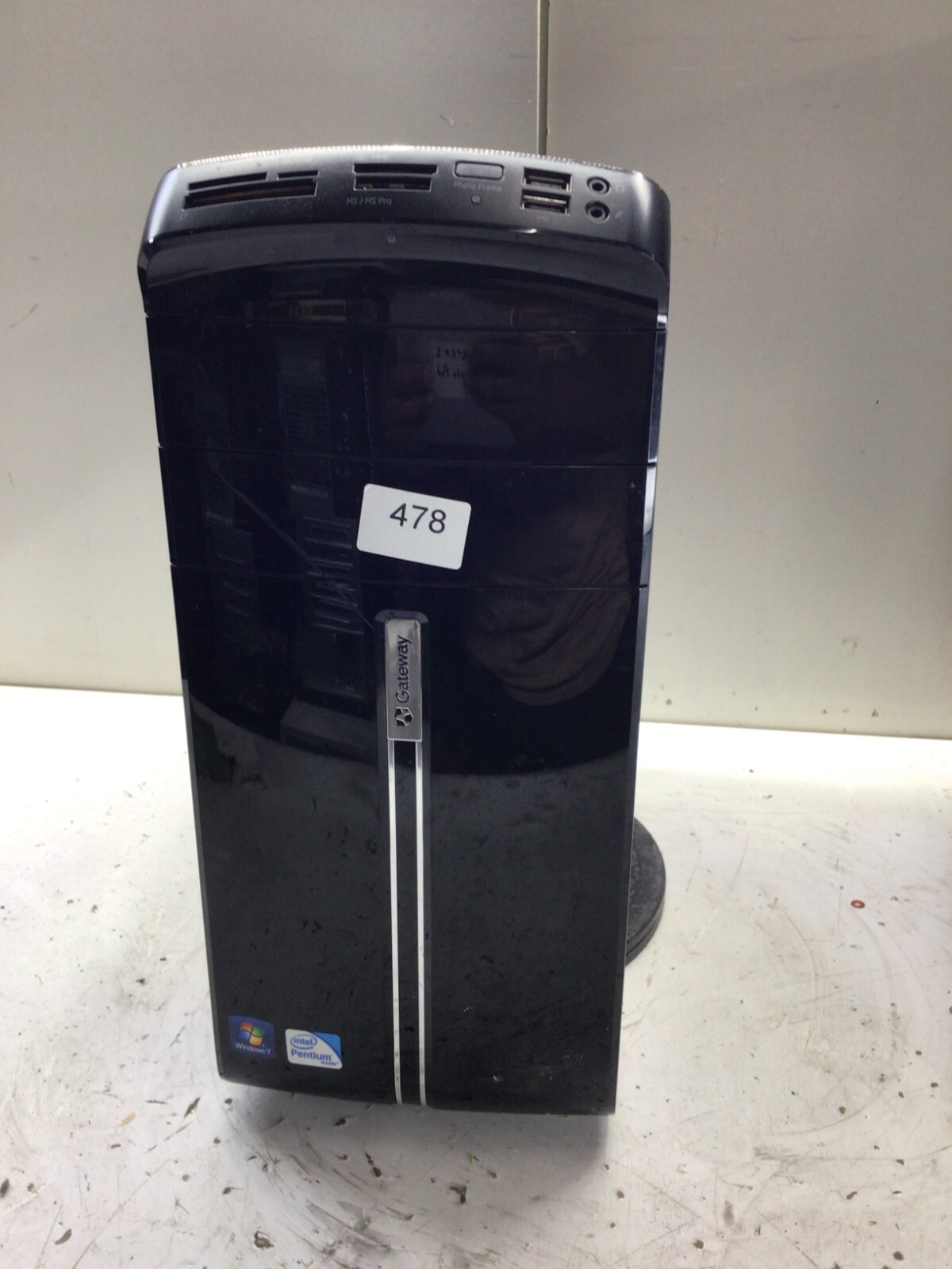 Gateway DX4822 Intel Pentium Dual-Core E5300 2.60GHz 2GB NO HDD