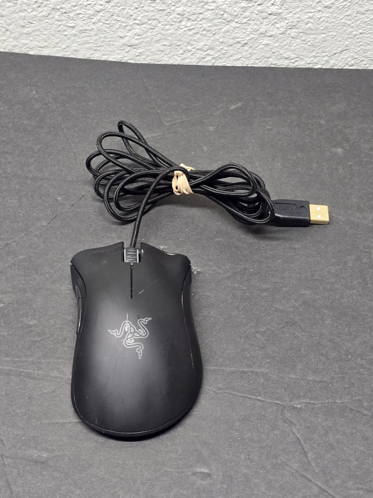 RAZER DeathAdder Chroma Black Wired PC Gaming Mouse RZ01-0121 / 