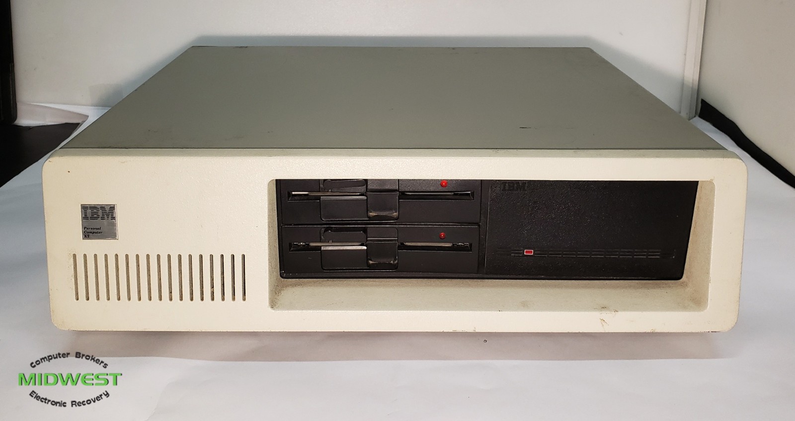 Vintage IBM 5160 PC/XT Personal Computer XT Powers On