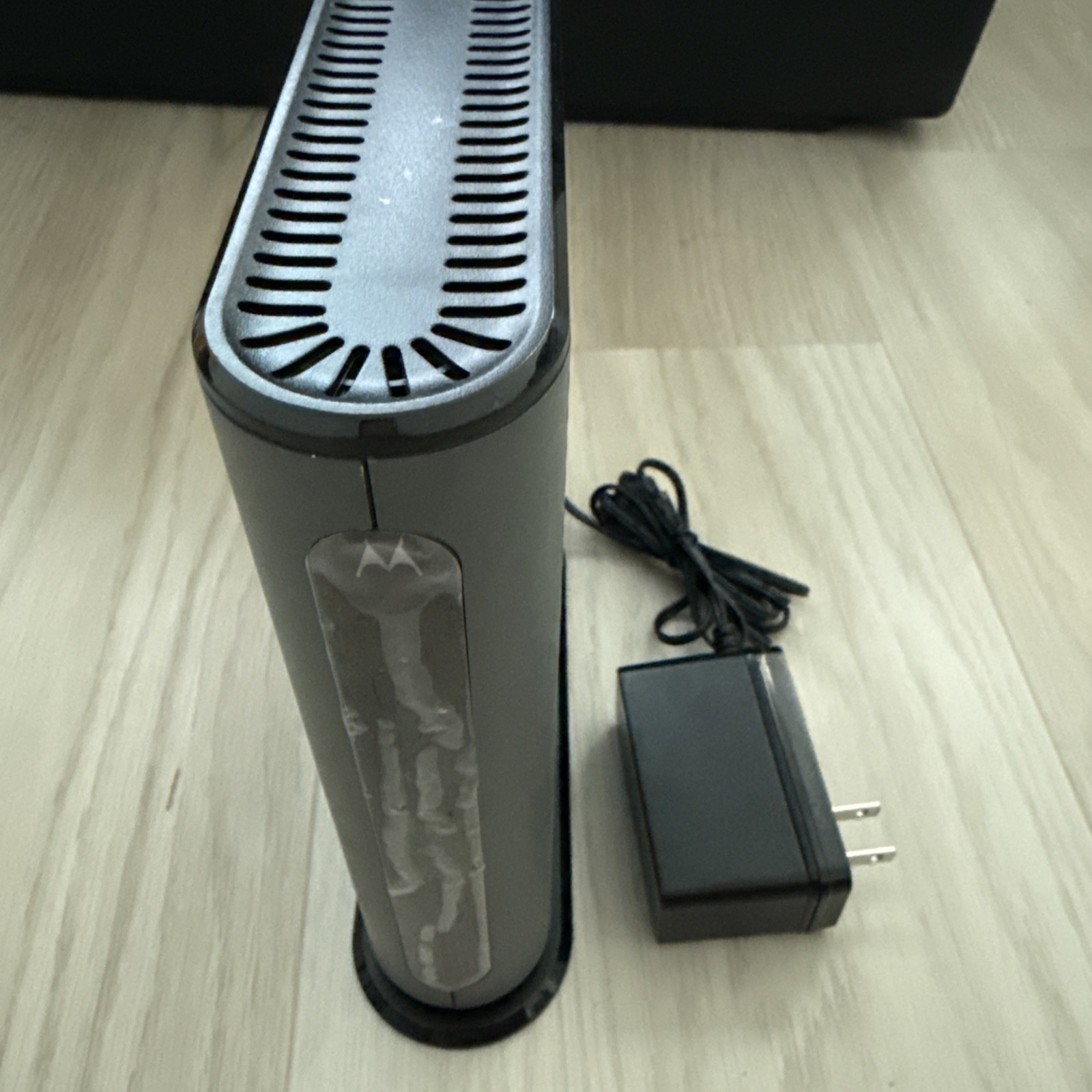 Motorola MB8611 DOCSIS 3.1 Cable Modem 2.5 Gbps 1x RJ-45 32x8