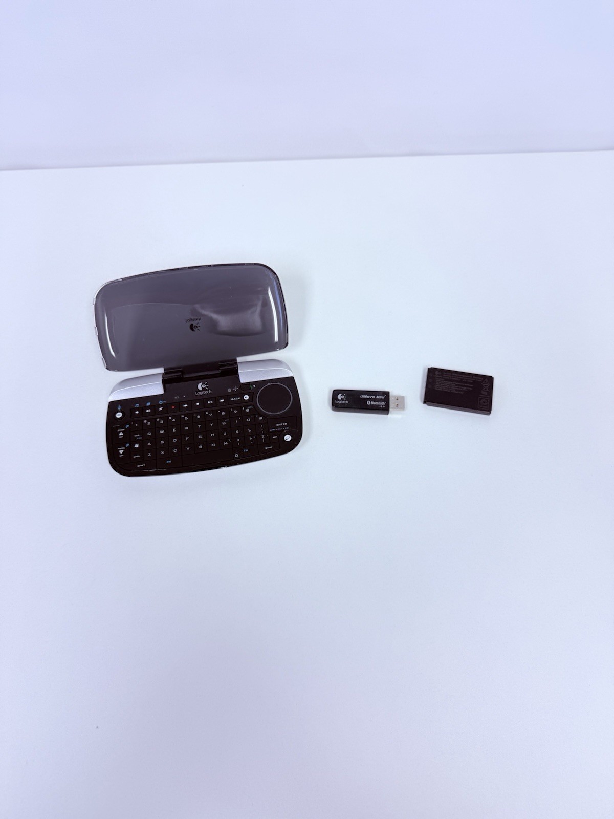 Logitech diNovo Mini Y-RBG93 Wireless Keyboard Tested