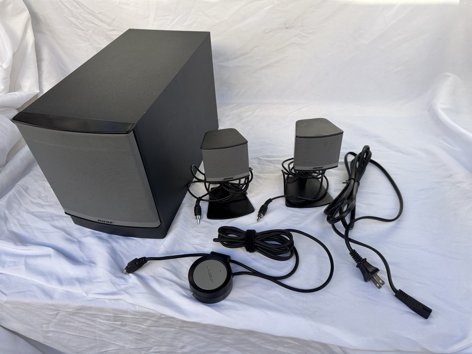 Bose Companion 3 Series II Multimedia Speaker System & Subwoofer w/ Controller