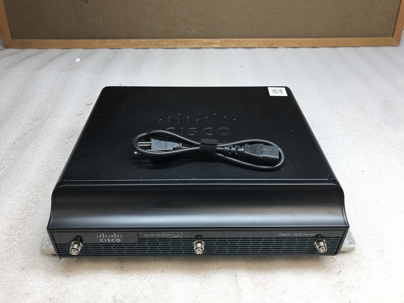CISCO 1941W-A/K9 GIGABIT SECURITY Wireless ROUTER 1941W-A-N-SEC/K9 802.11a/b/g/n