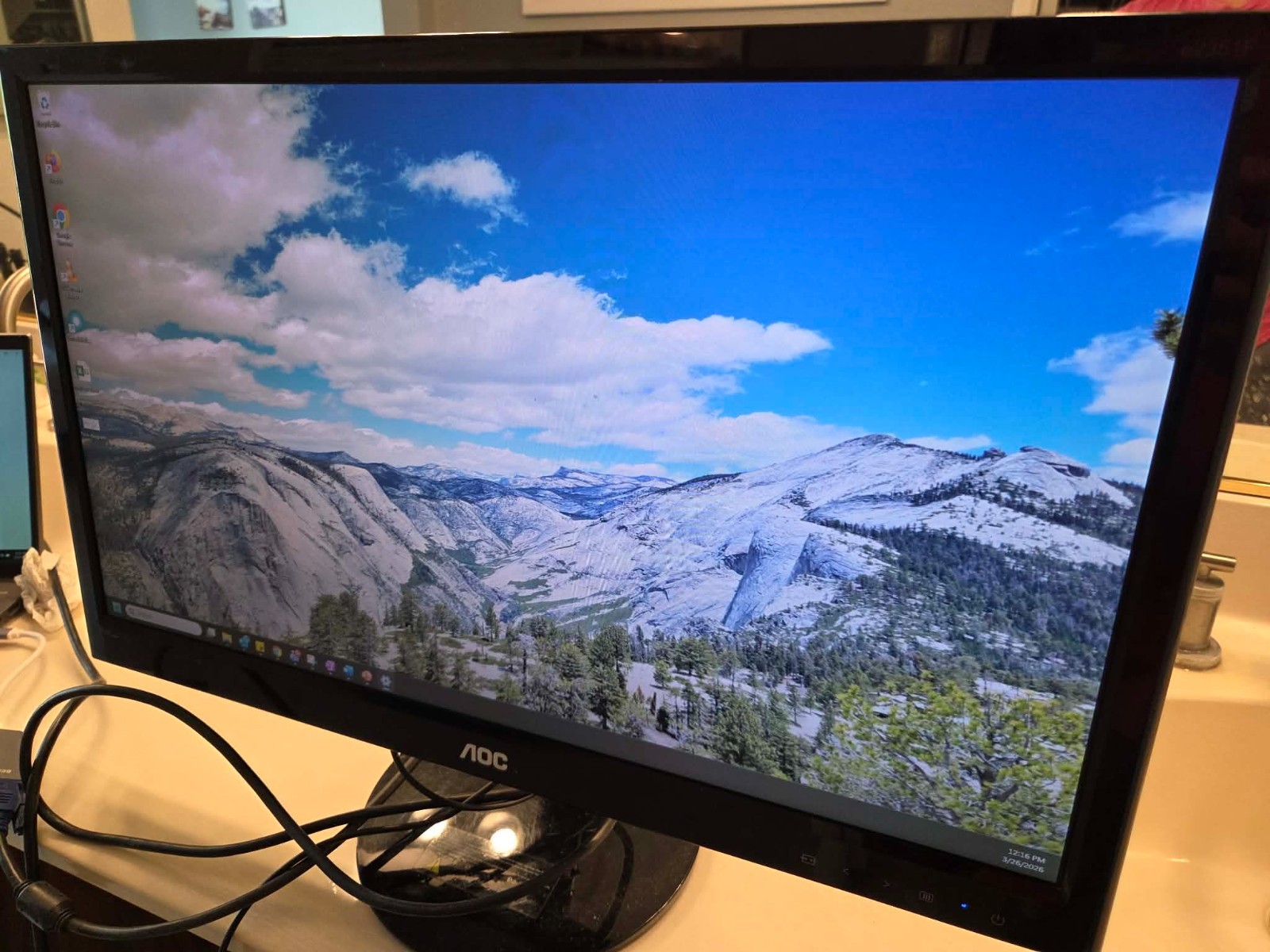 AOC e2351F LED LCD 23" Monitor In Perfect Condition