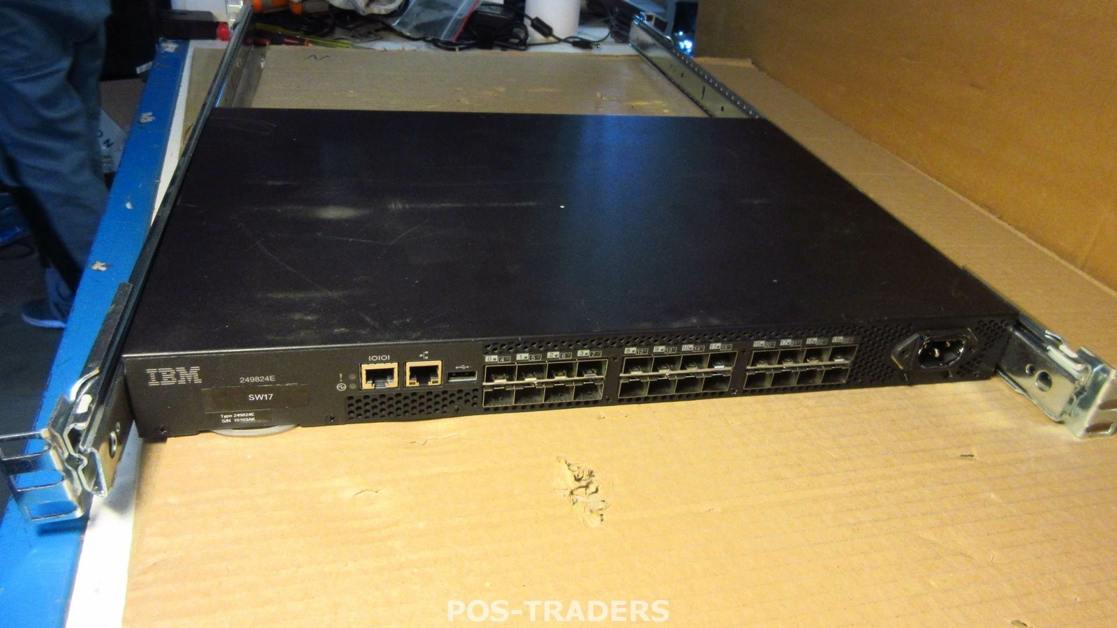 IBM 2498-B24 System Storage SAN24B-4 Express 8GB SAN Network Switch INCL RAILS