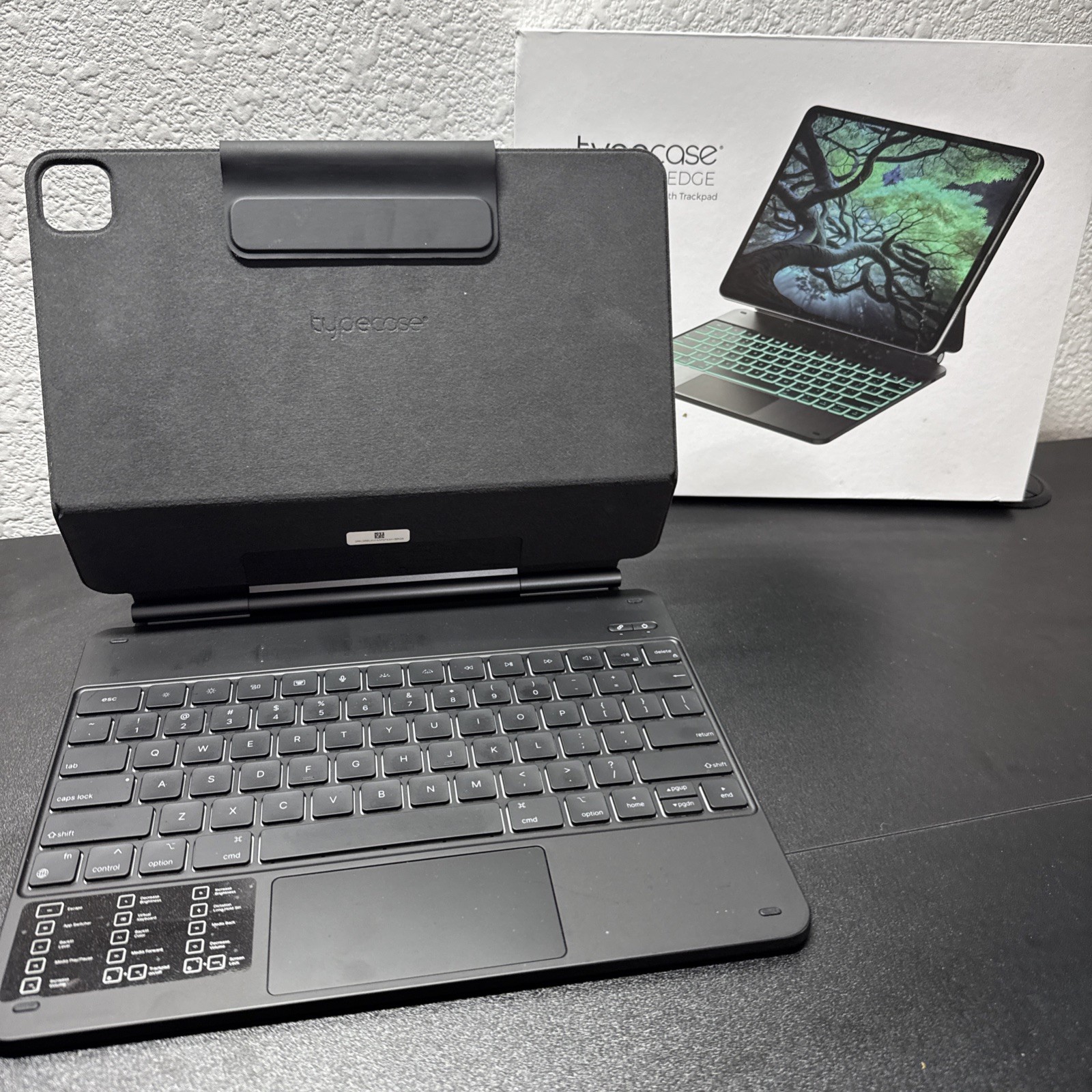 Typecase KB206-129 Edge Keyboard Case for iPad Pro 12.9" 3rd, 4th, 5th Gen Blk