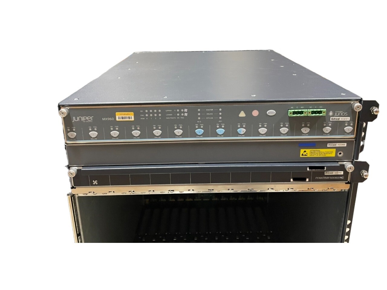 JUNIPER CHAS-BP3-MX960-S-B INTERNET ROUTER + 4x PWR-MX960-4100-DC-S-F PS