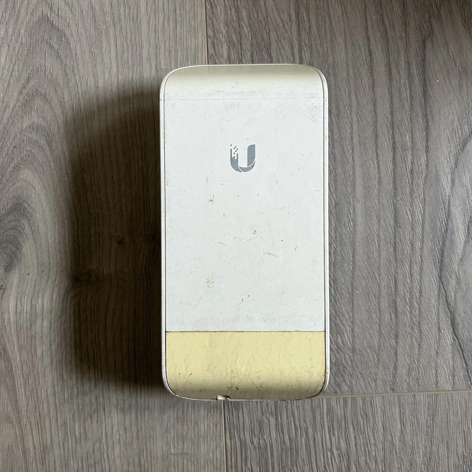 Ubiquiti NanoStation Loco M2 (LocoM2) AirMax 2.4GHz Indoor/Outdoor CPE Wireless