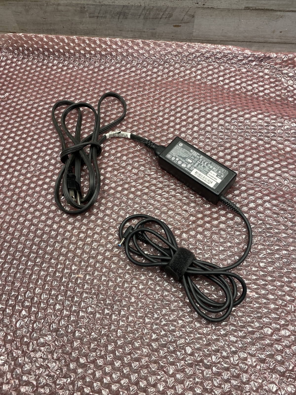 Used HP AC Adapter PPP009L-E 19.5V 3.33A With Power Cord BLUE TIP