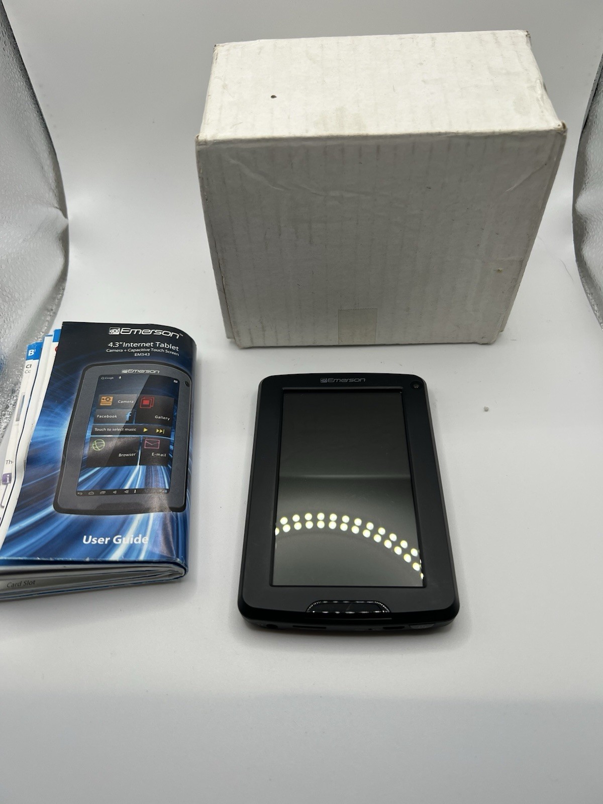 Emerson EM543 4.3in 4GB Internet Tablet 4.0 ICS Front Facing Camera TESTED Black