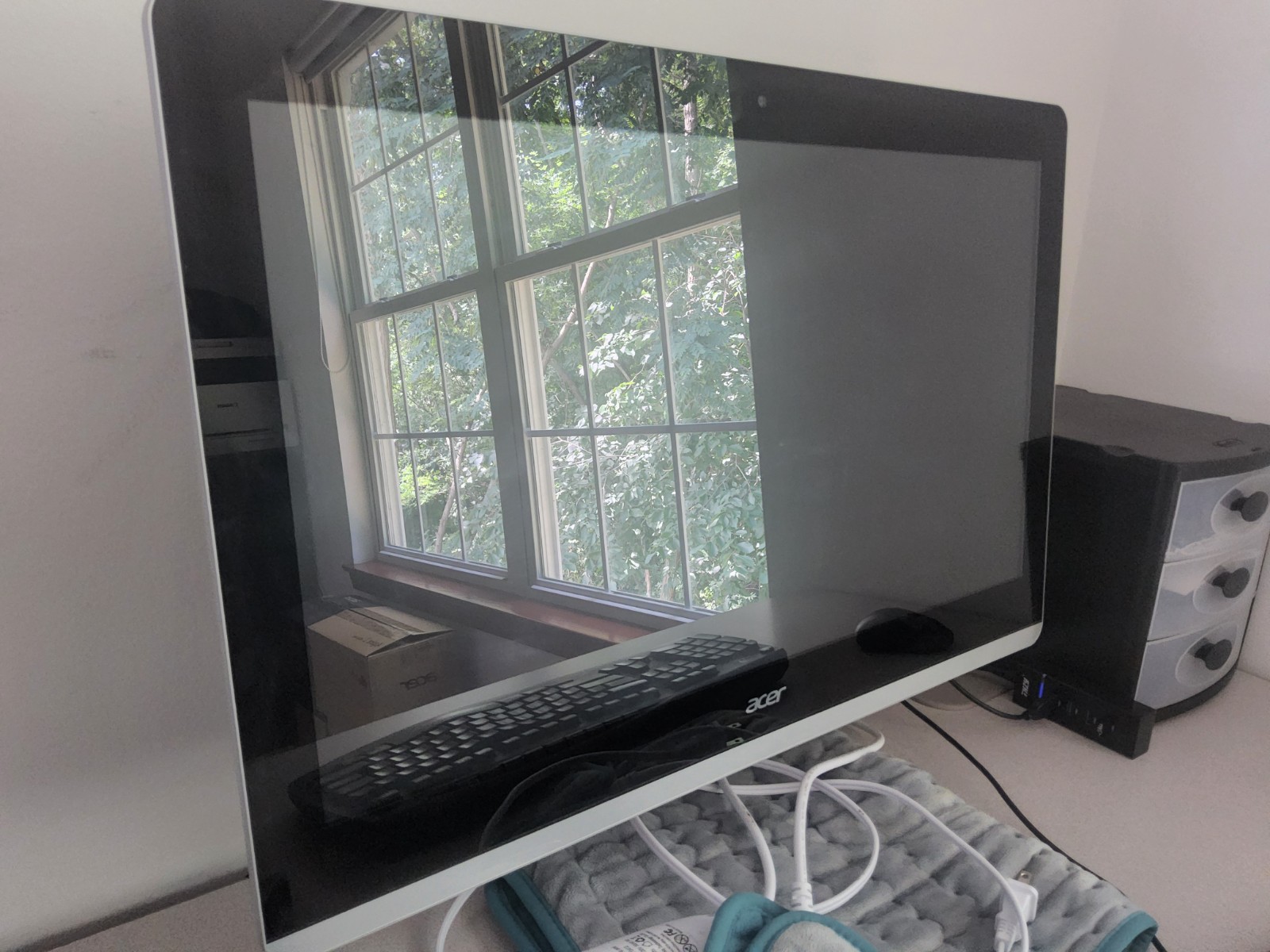 Excellent Acer Aspire AIO PC, 24" Full HD, Intel Core i5 with Dedicated GPU