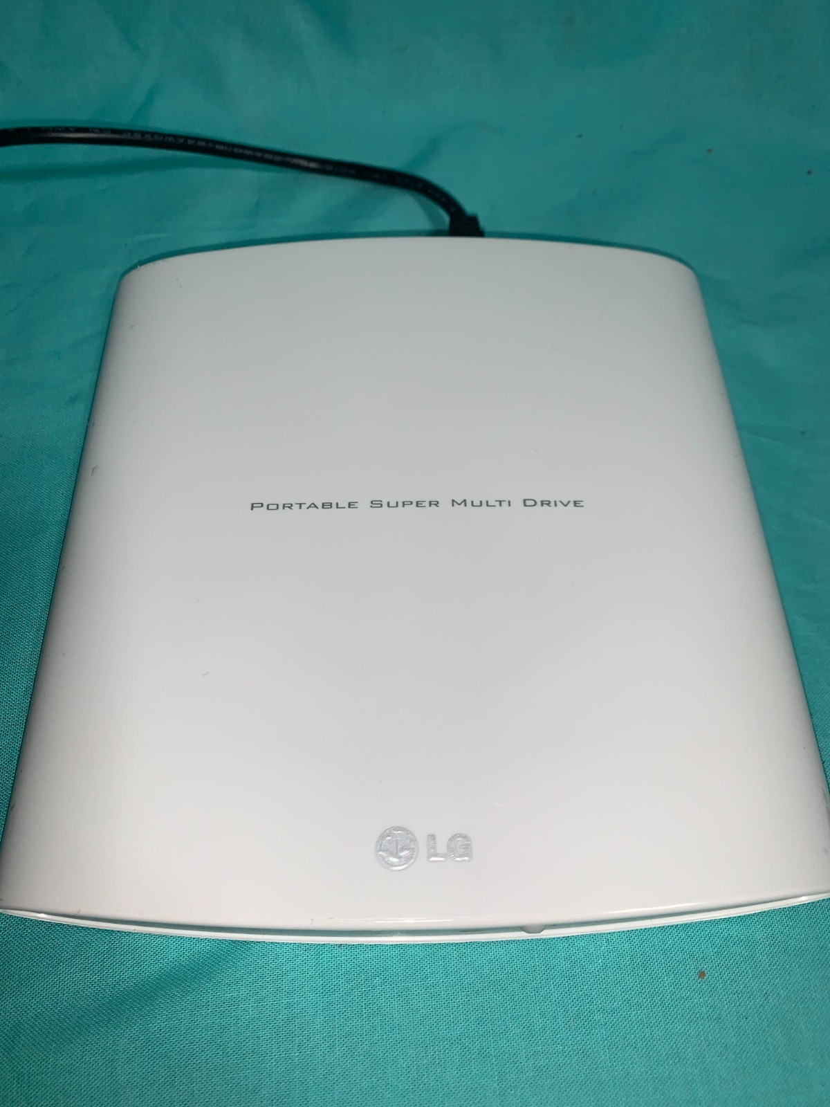 LG GP08NU20 8x USB 2.0 Super-Multi Portable Slim DVD Rewriter CD DVD±R DVD±RW