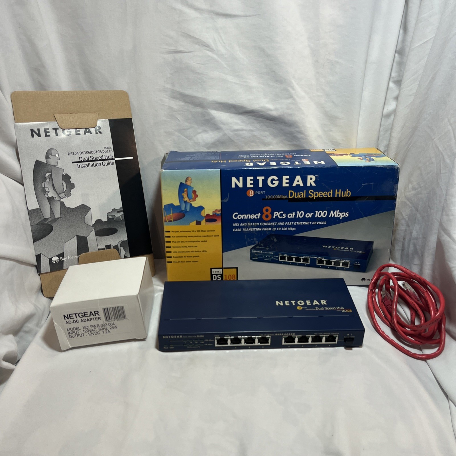 NETGEAR DS108 8 Port 10/100 MBPS Dual Speed Fast Ethernet Hub CIB Very Clean