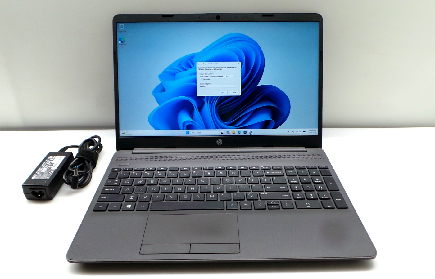 HP 250 G8 Notebook PC 15.6" | i5-1135G7 2.4GHz | 16GB RAM 256GB SSD | WIN 11 PRO