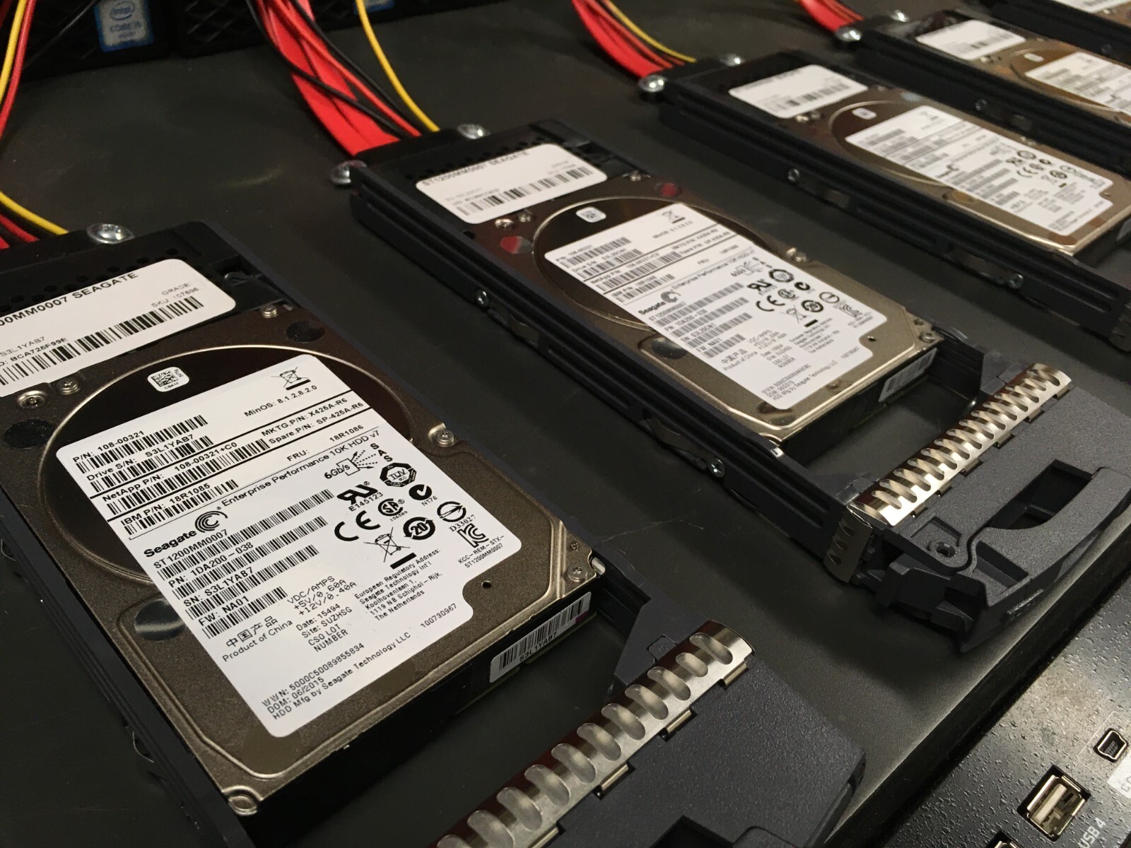 *LOT OF 10* SEAGATE/IBM 1.2TB 10K 2.5" SAS ST1200MM0007 X425 W/ TRAY *520 FORMAT
