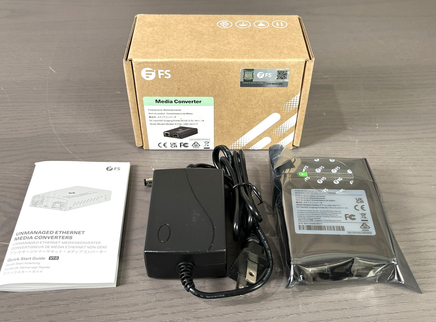 FS Mini Ethernet Media Converter Unmanaged 1x RJ45 to 1x SFP # UMC-GA1F1T NIOB