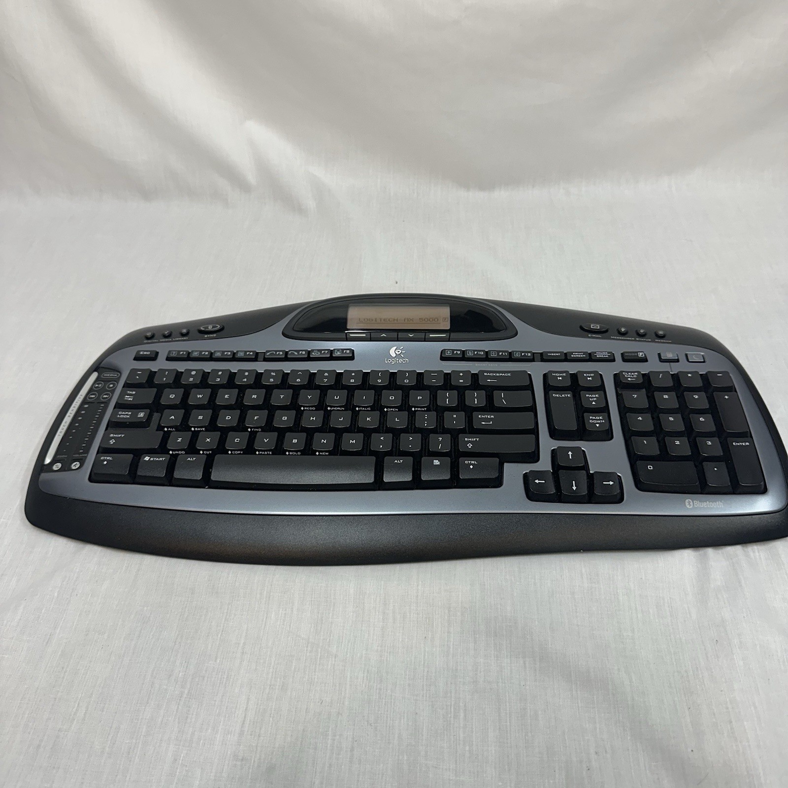 Logitech Bluetooth Desktop MX5000 with LCD and Programmable Buttons Tested works