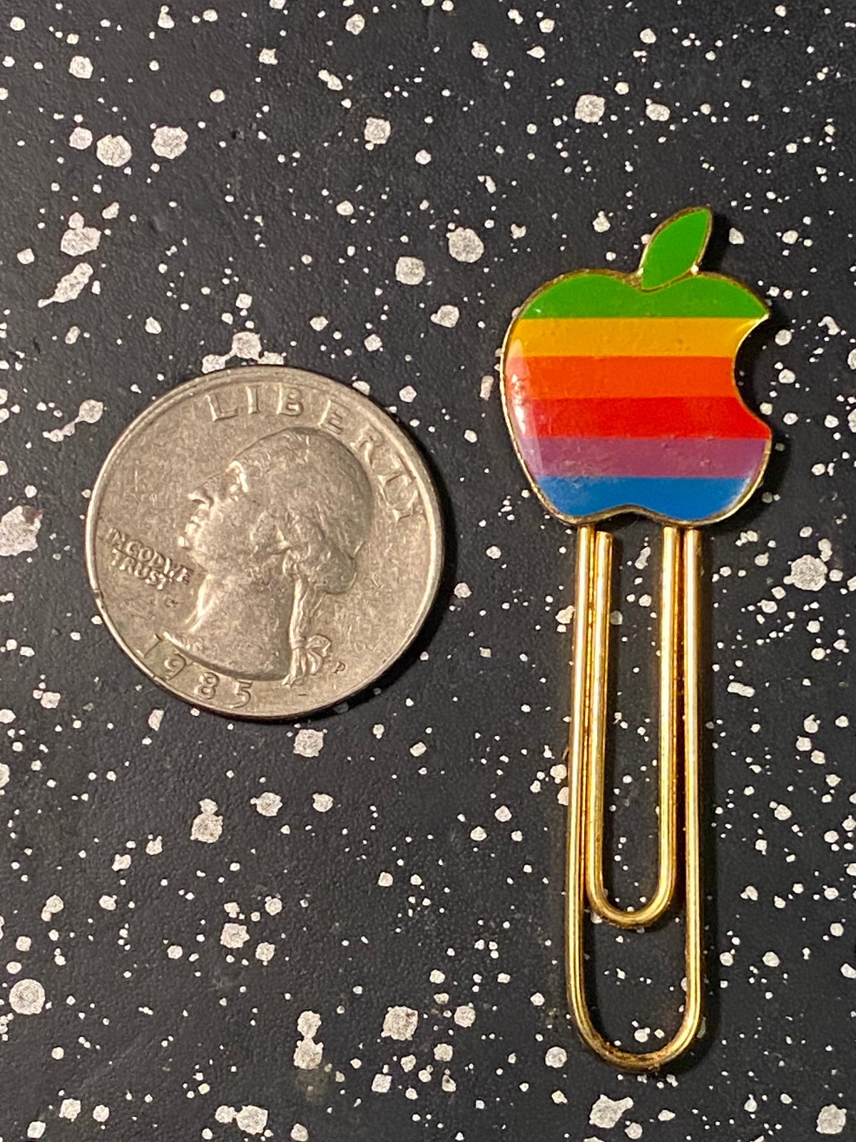 Rare Apple Computer 80s Paper clip Rainbow Macintosh Lapel Paper Clip