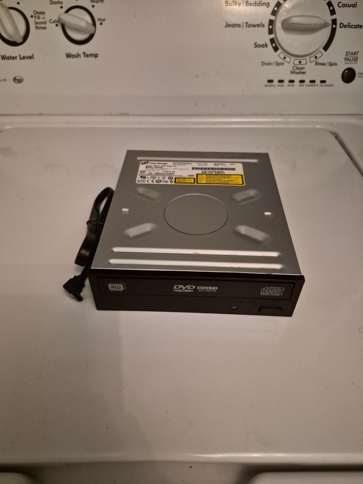 HL Data Storage Super Multi DVD Rewriter Internal Drive Model GH40N - Black