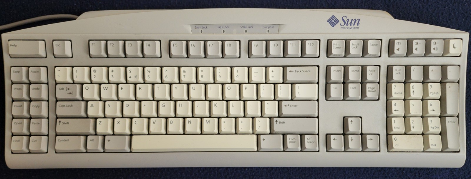 3201271-01 SUN TYPE 6 USB/LINUX KEYBOARD. Great condition.