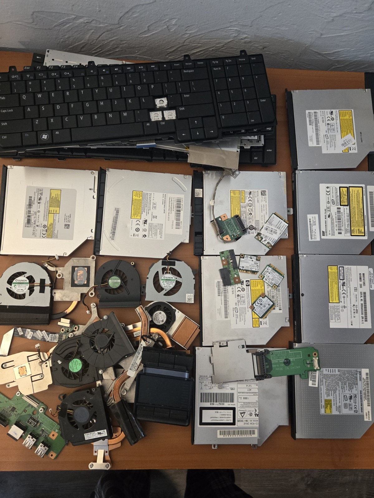 Huge Lot 9 Lb Laptop Parts Fans Keyboards Disk Drives Etc UNTESTED