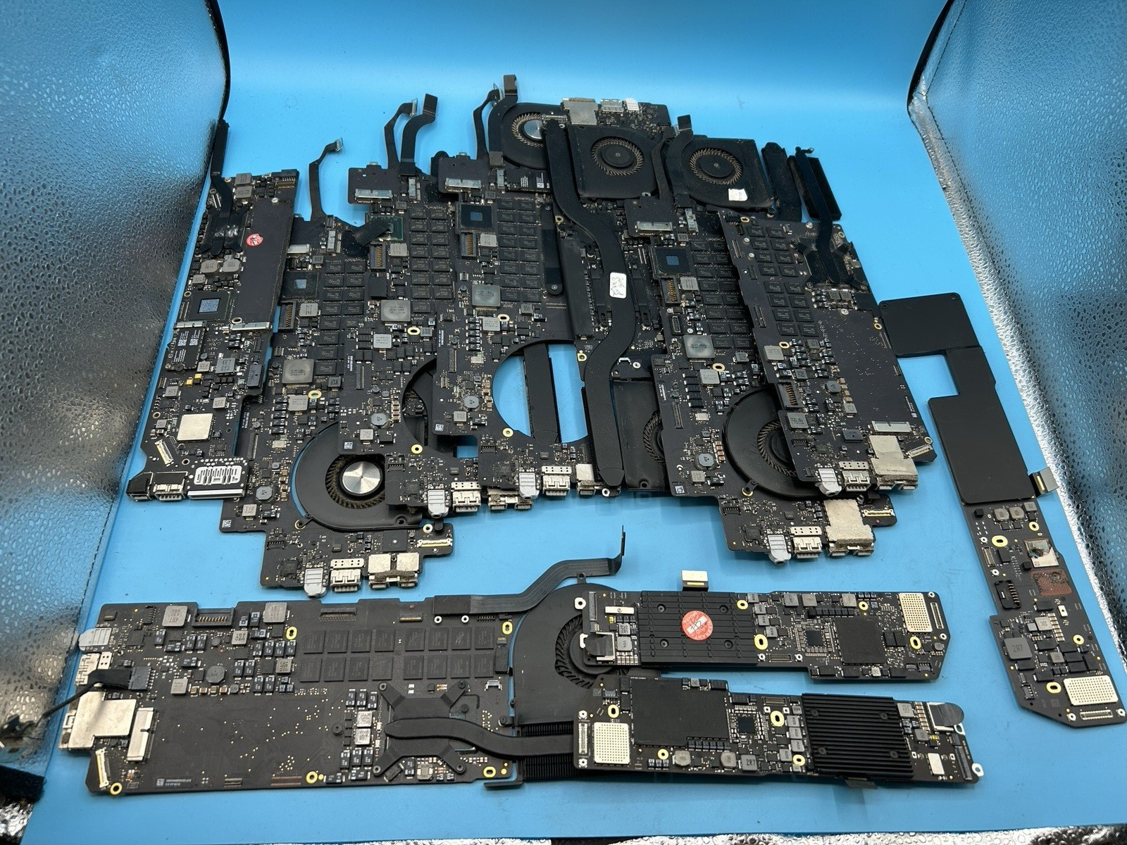 macbook logic board lot, 11pcs Mixed, See Pics