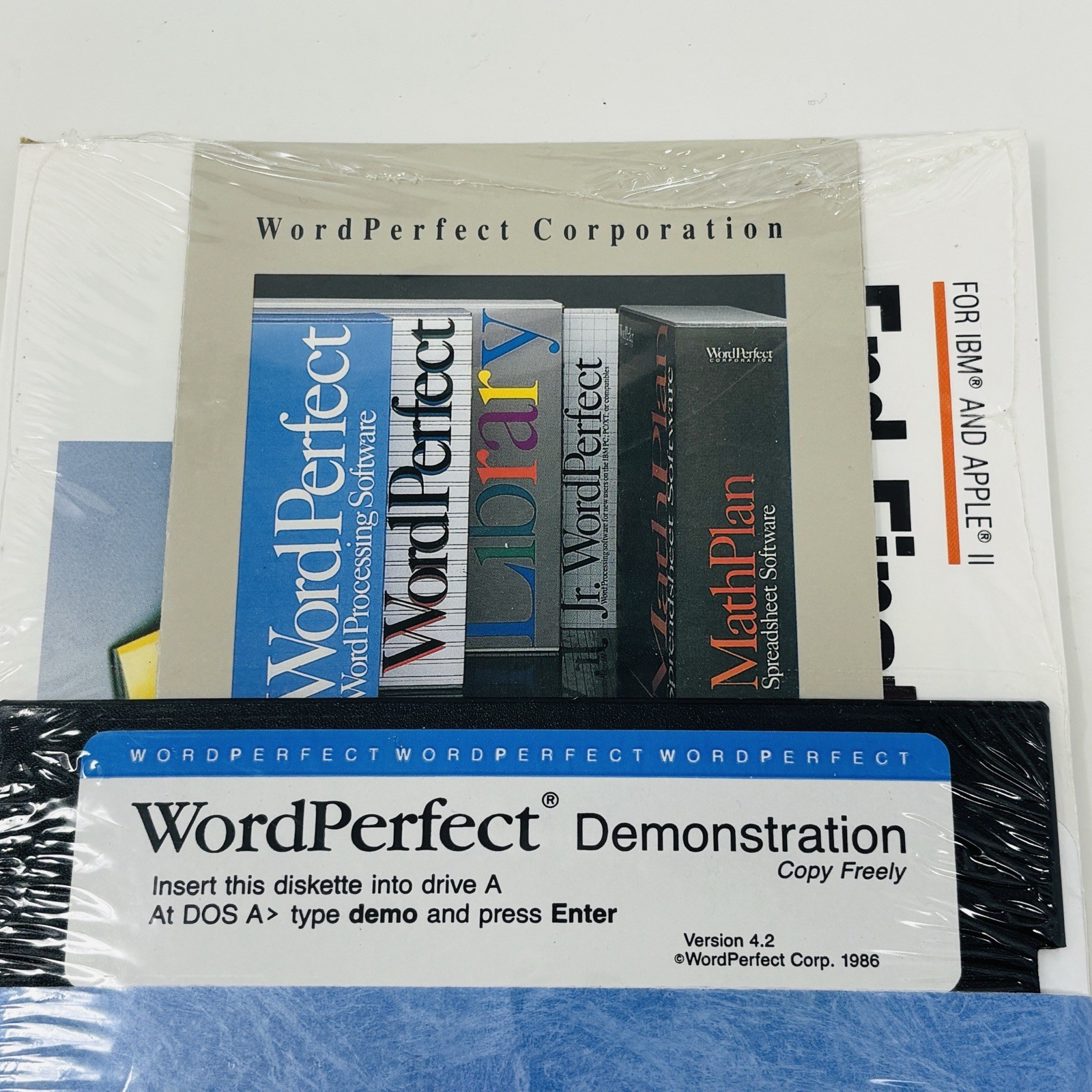 Vtg WordPerfect Demonstration 5.25" Floppy DOS v4.2 for IBM & Apple II Computer
