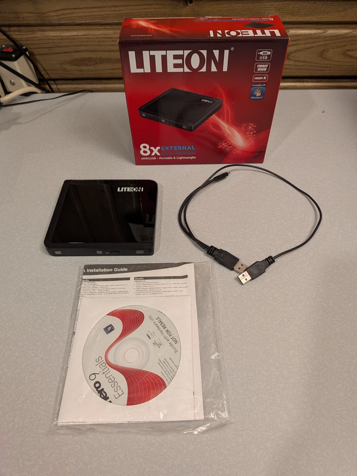 Liteon External Slim USB DVD/CD 8X Writer  Model eNAU108 Tested Working