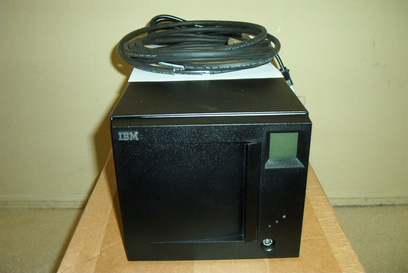 IBM TotalStorage 3581- H23 P/N 3-01146-02, & with 7 Slots