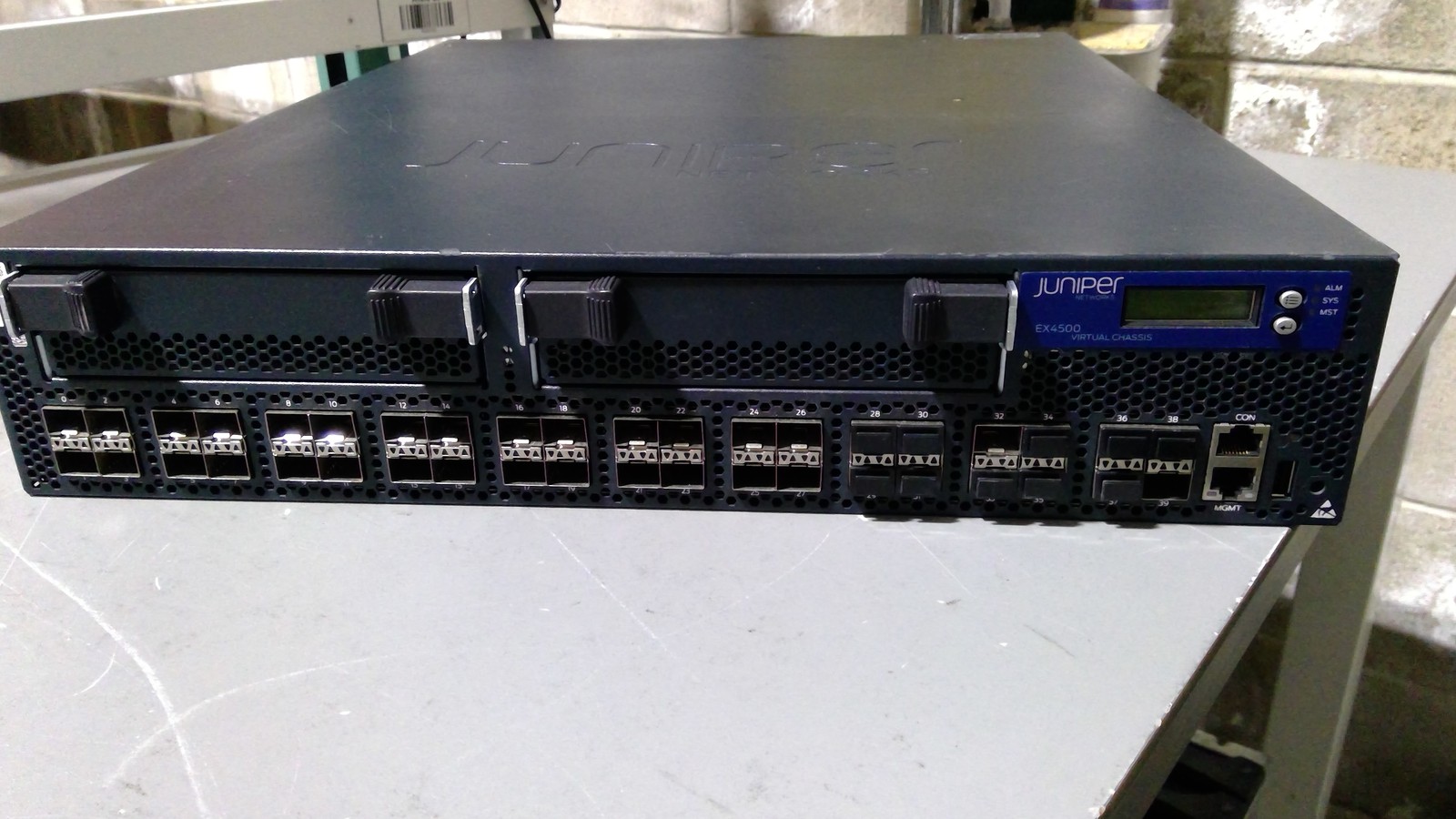 Juniper Networks EX4500-40F-VC1-BF REV: B Network Switch