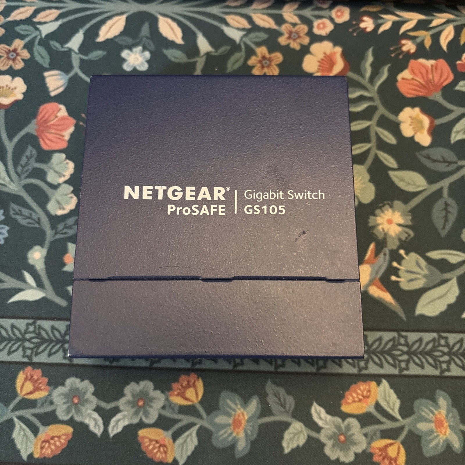 Netgear GS105 V5 Prosafe 5 Port Gigabit Switch WITHOUT POWER ADAPTER