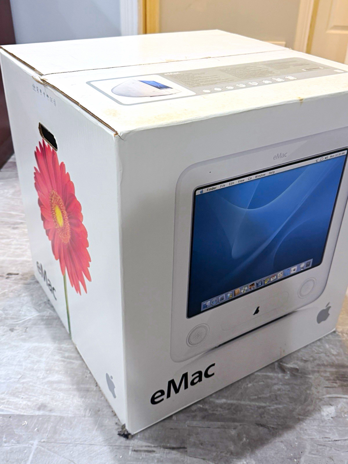 Apple eMac 17" All-in-One PowerPC G4 1.25GHz 256MB 40GB HDD Mac OS X [TESTED]