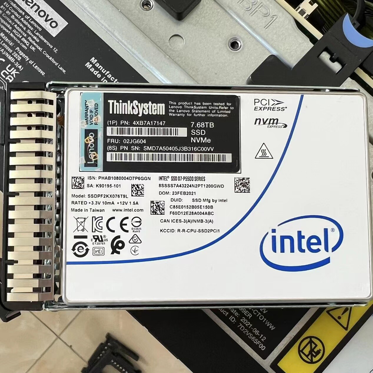 Lenovo Version Intel D7-P5500 7.68TB SSD U.2 2.5" NVME PCIe SSDPF2KX076T9L