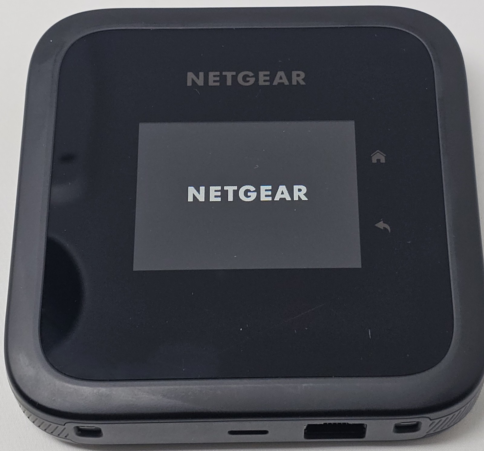 NETGEAR Nighthawk MR6150-100NAS M6 5G Wi-Fi Hotspot Router Gigabit Unlocked