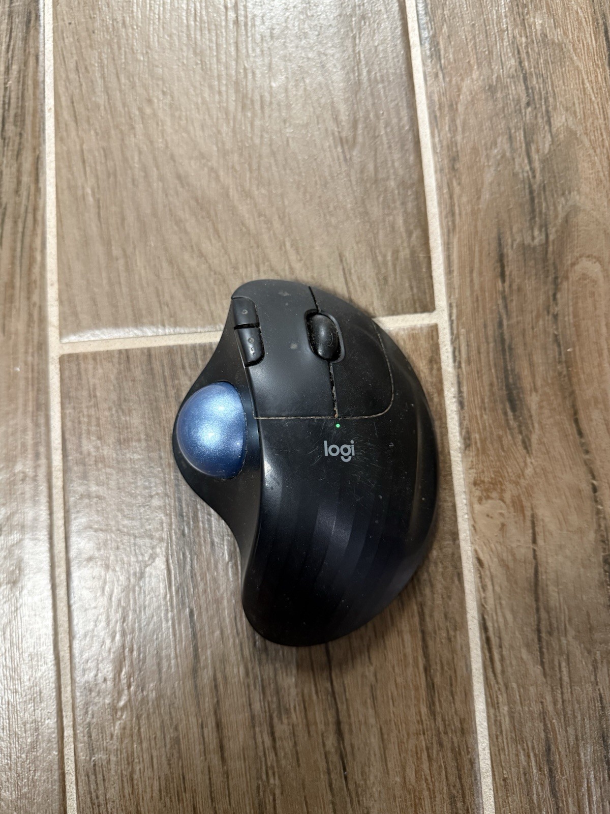 Logitech Ergo M575S Wireless Trackball Mouse, Wireless Ergonomic Mouse
