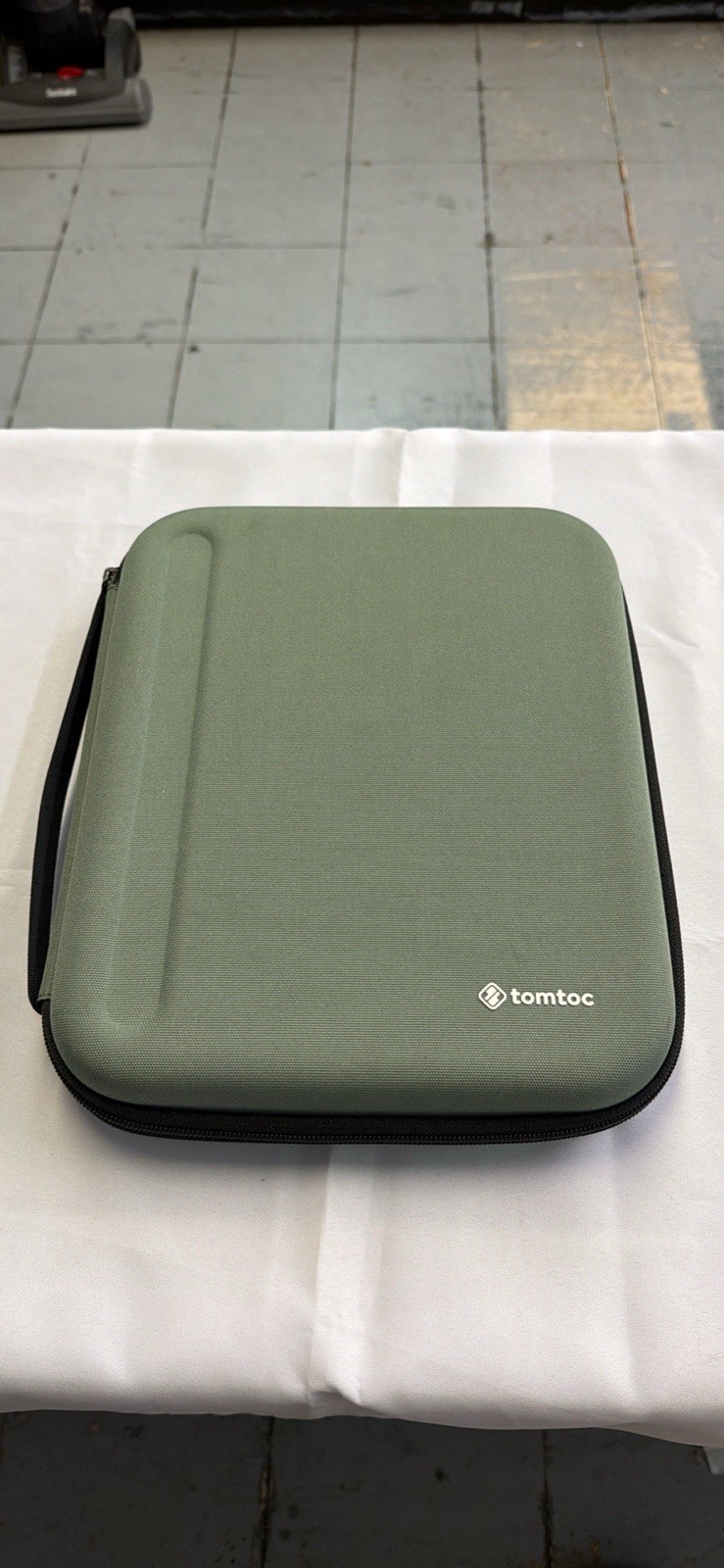 tomtoc Portfolio Case Avocado Green EVA Hard Shell iPad Pro 11 / 12.9 Organizer