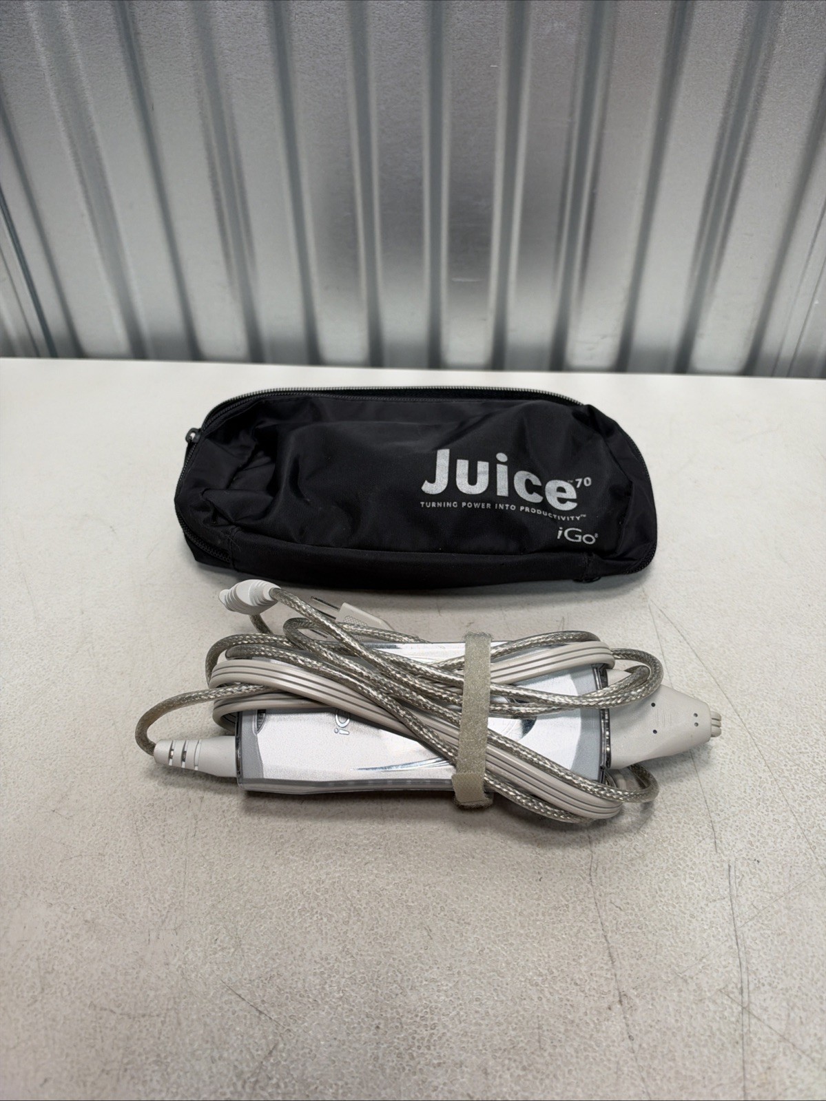 iGO Juice 70 PS0055 70W Universal Laptop Power Adapter Charger with Tips
