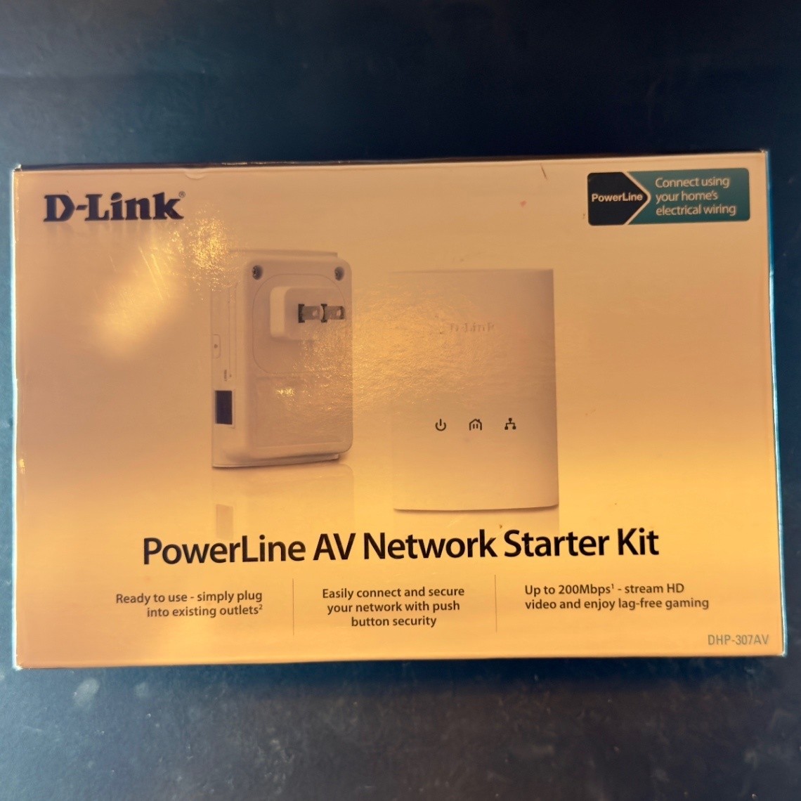D-Link PowerLine AV Network Starter Kit DHP-307AV 200Mbps Powerline Adapter
