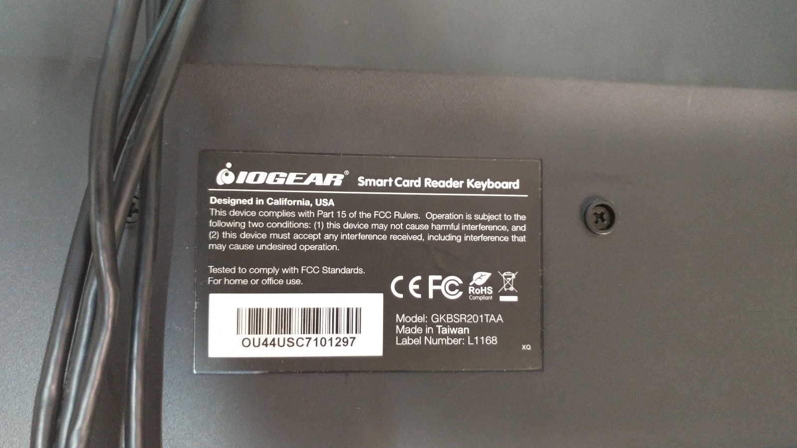 IOGEAR GKBSR201TAA Wired Keyboard Smart Card Reader