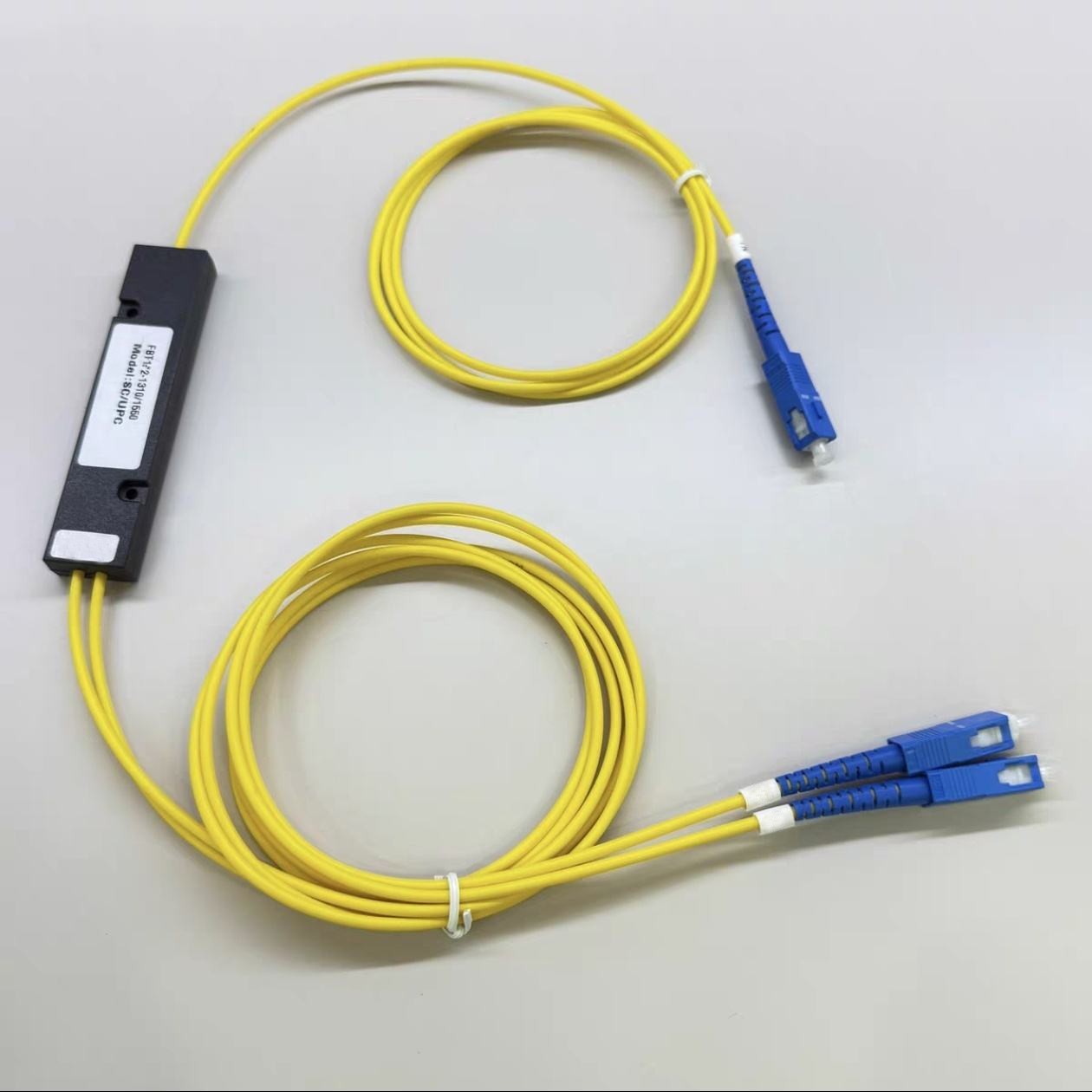 Single Mode SC UPC 1*2 Optical Splitter 1m G657A Core Fiber Optic Splitter 50:50