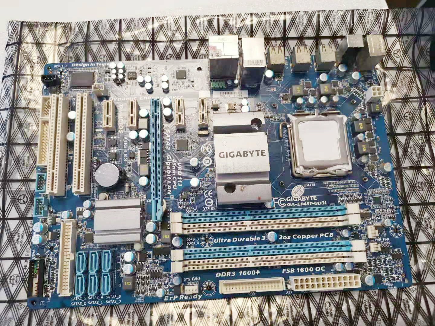 For Gigabyte GA-EP43T-UD3L Original DDR3 Motherboard EP43T-UD3L P43 LGA