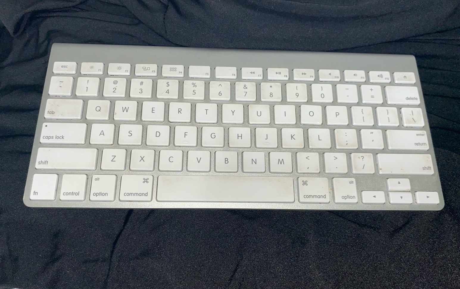 Original Apple Magic Keyboard Model A1314 Bluetooth Wireless Genuine Apple