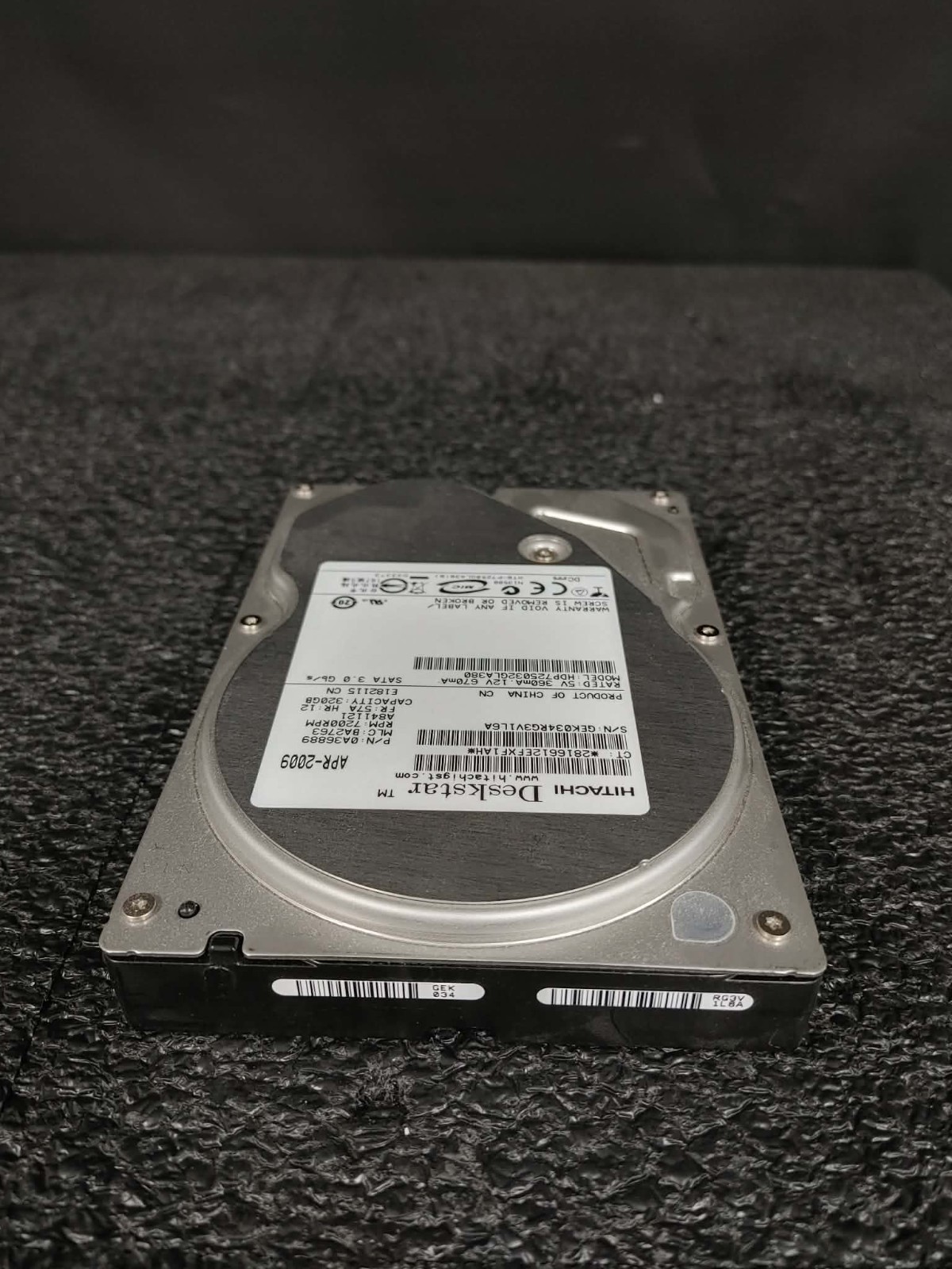 Hitachi 0A36889 HDP725032GLA380 320GB 7.2K RPM 8MB Cache 3 Gbps SATA 3.5" HDD