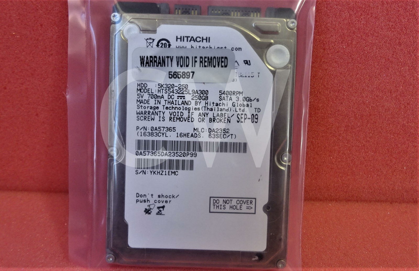 Hitachi HTS543225L9A300 250GB 5.4K RPM 3Gb/s 2.5" SATA Hard Drive 0A57365