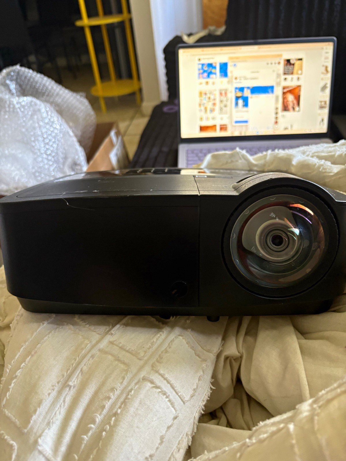 InFocus IN124STx Short Throw DLP Projector 3200lm XGA HDMI VGA 3D Speakers