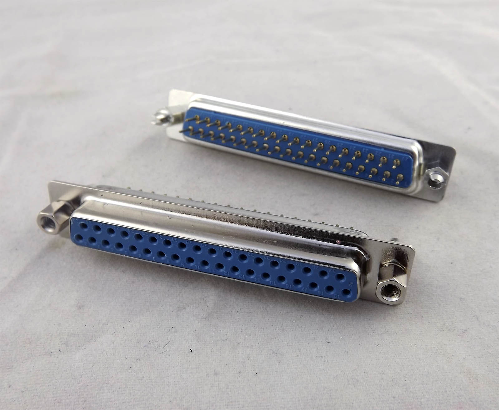 10pcs D-SUB DB37 37Pin Female DIP PCB Solder Connector Adapter 2 Rows Lock Screw